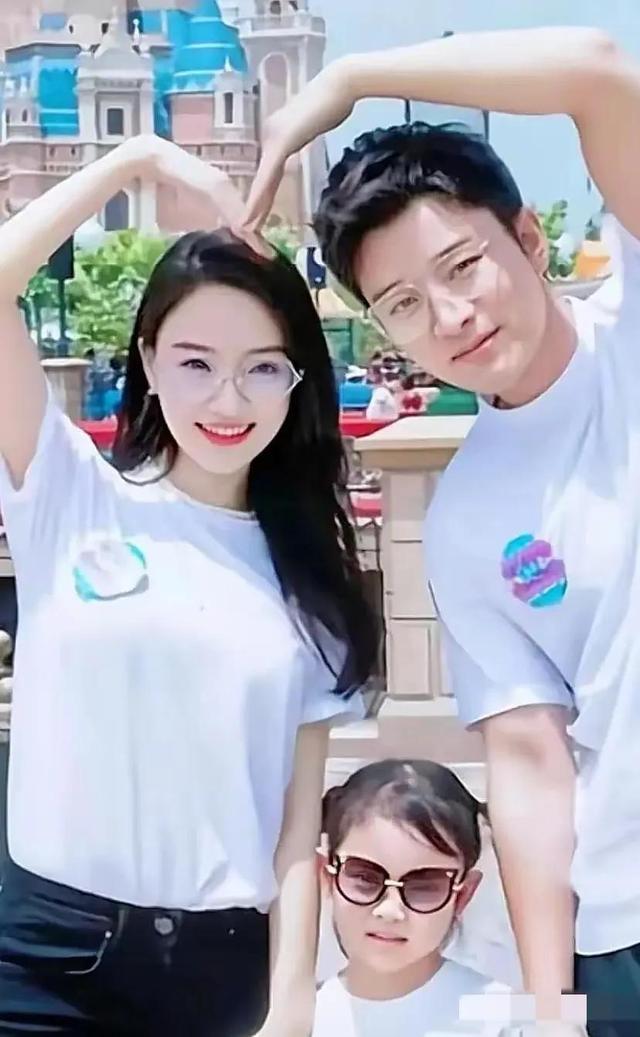 贾乃亮新恋情曝光！李小璐深夜发文“等你四年，还是没有未来”