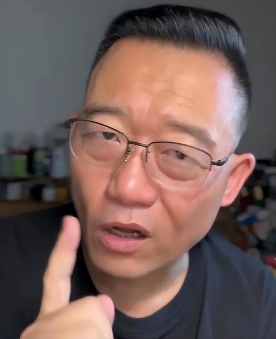 德云社郑好：杨议、闫云达、郭德纲挨个骂了个遍，终于轮到他挨骂