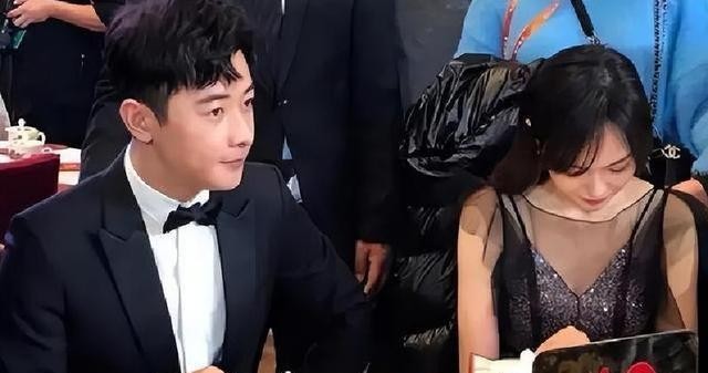 唐嫣罗晋葬礼后同归，本以为是破冰，一个细节却暴露了真实关系