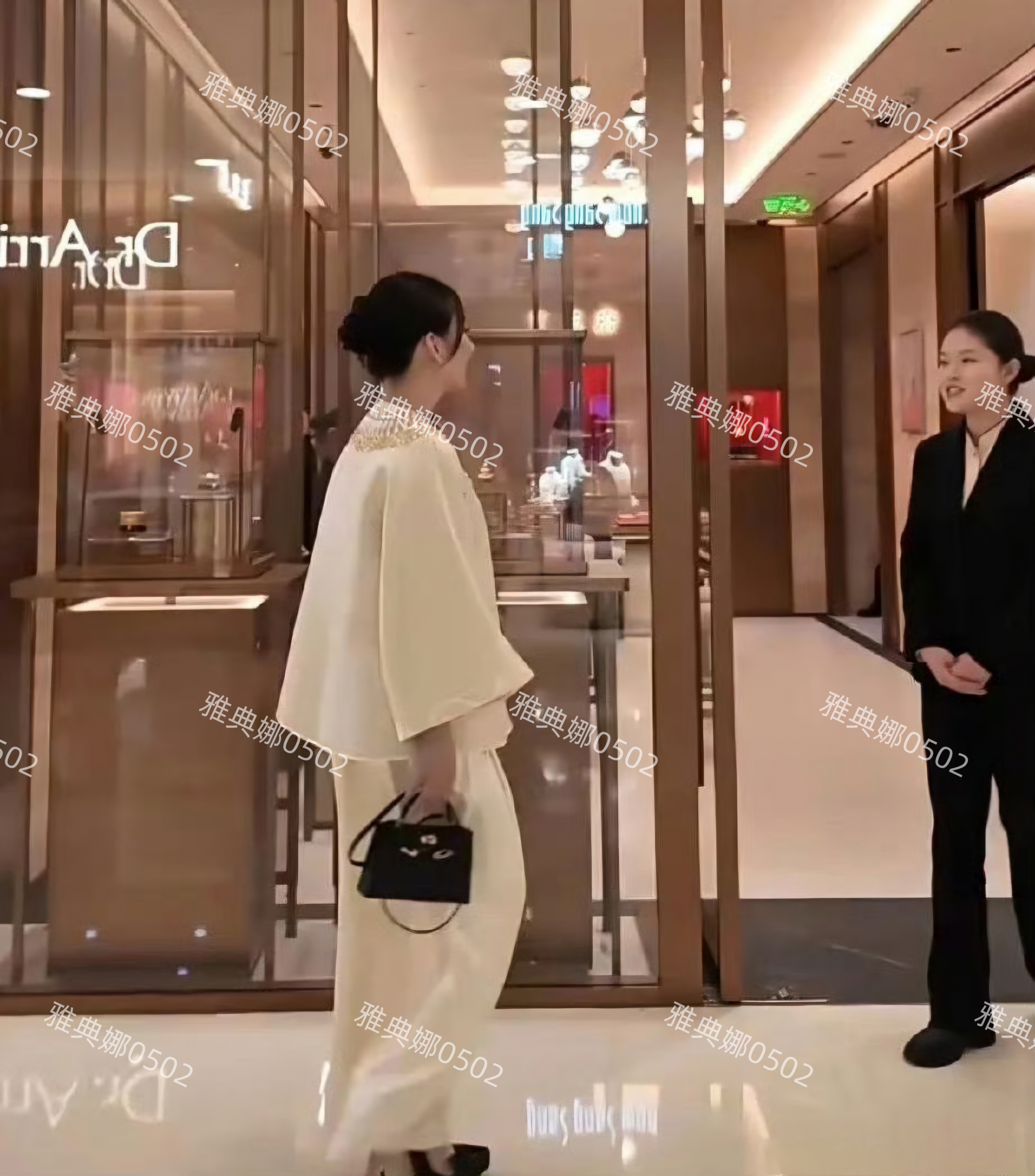 方媛虽然是天王嫂，但本人明显没有照片好看个子不高气质也不太行