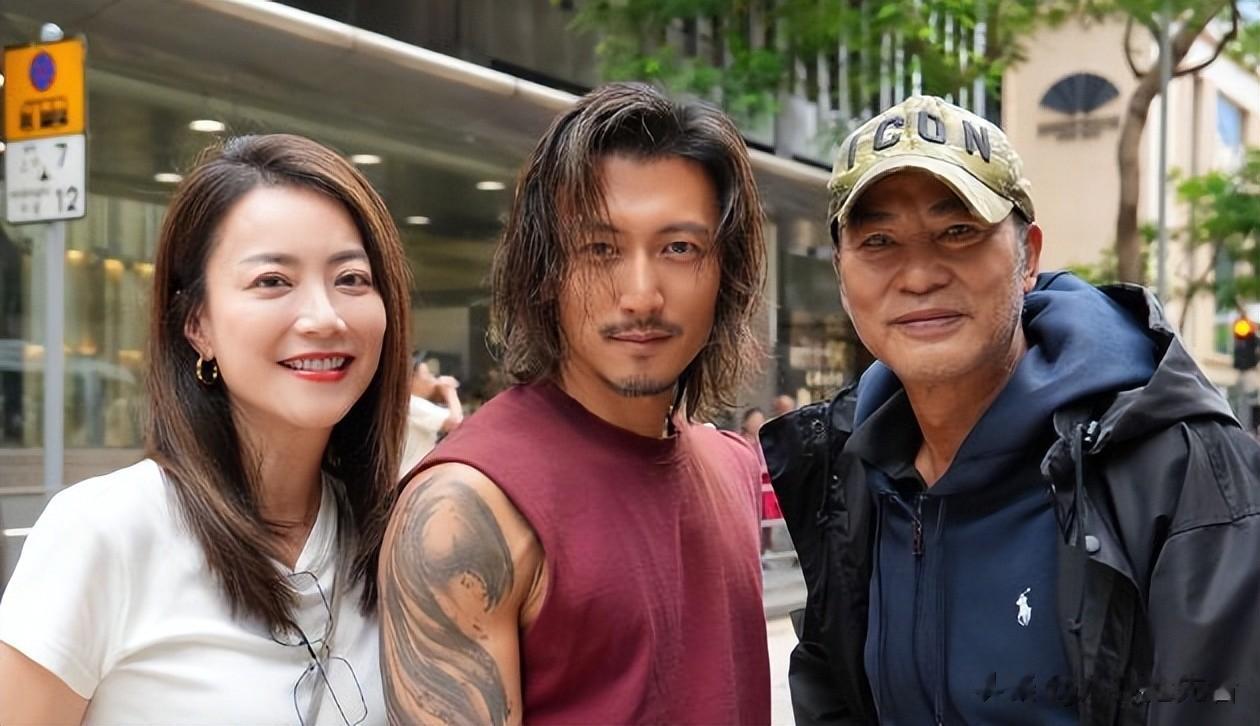 陪伴谢霆锋23年，39岁赴美生子的霍汶希，如今比张柏芝还幸福