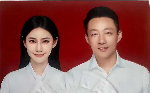 汪小菲给s亲友发喜帖，对方6字冷漠拒绝不赏脸，s家这两人却参加