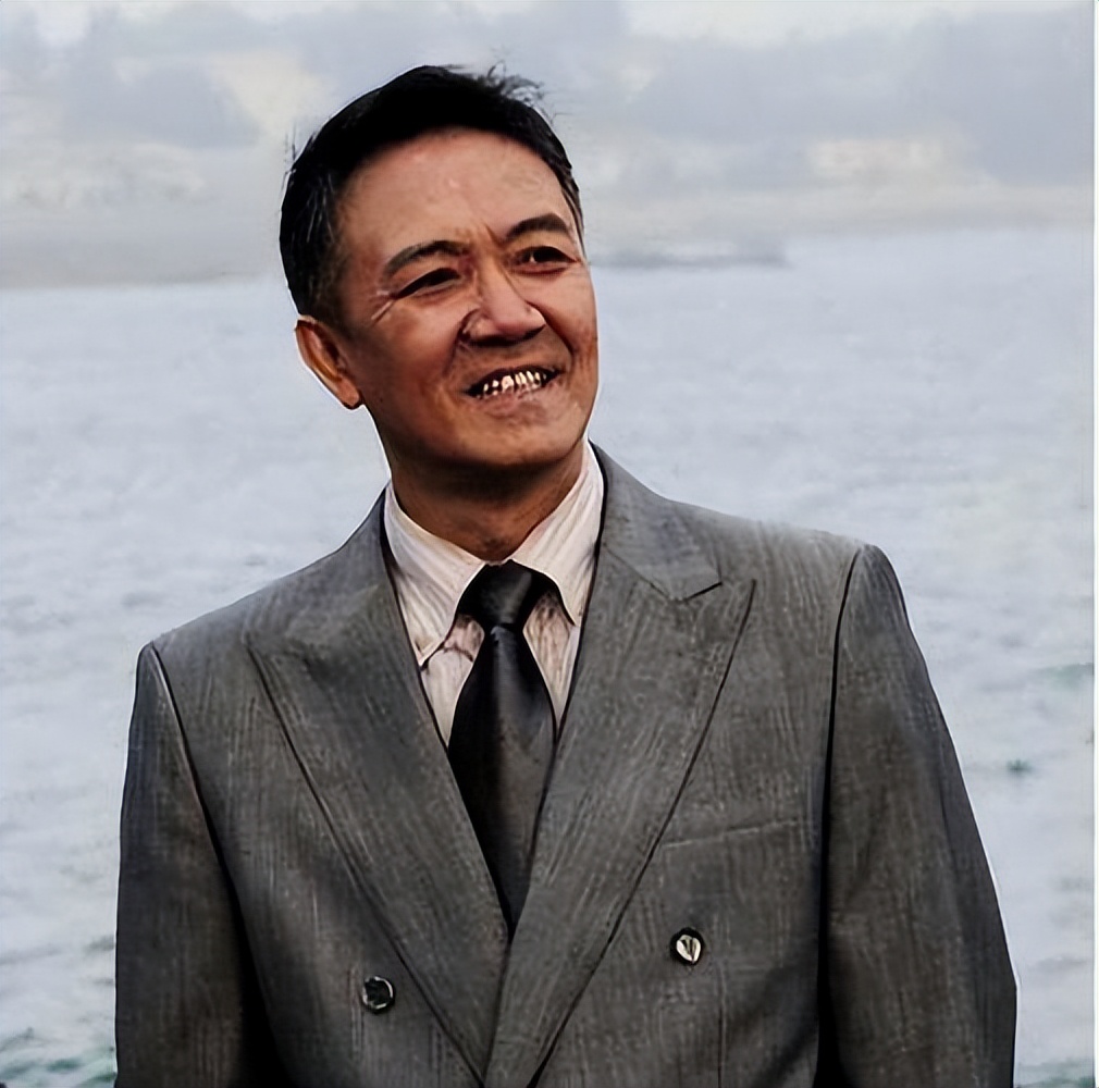 人民日报亲自点名,67岁李幼斌再破天花板,让整个娱乐圈沉默了