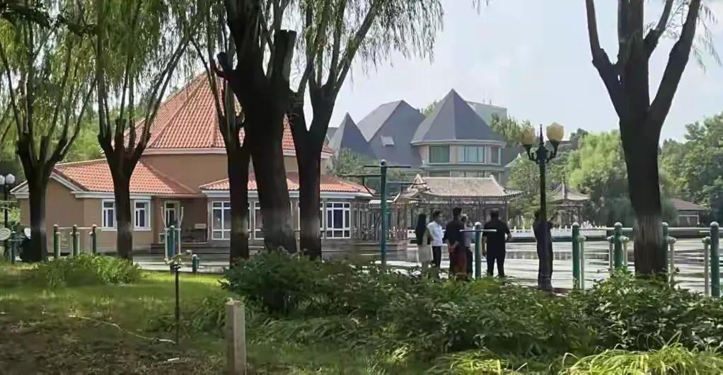 范增新房曝光，全是定制高奢家具，旧房子给继子，范晓慧被架空？