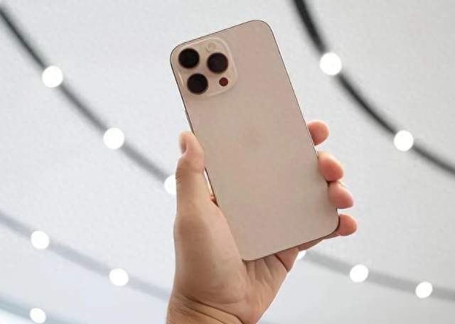 庫克：感謝國補，連跌2年后，蘋果在中國終于增長4%