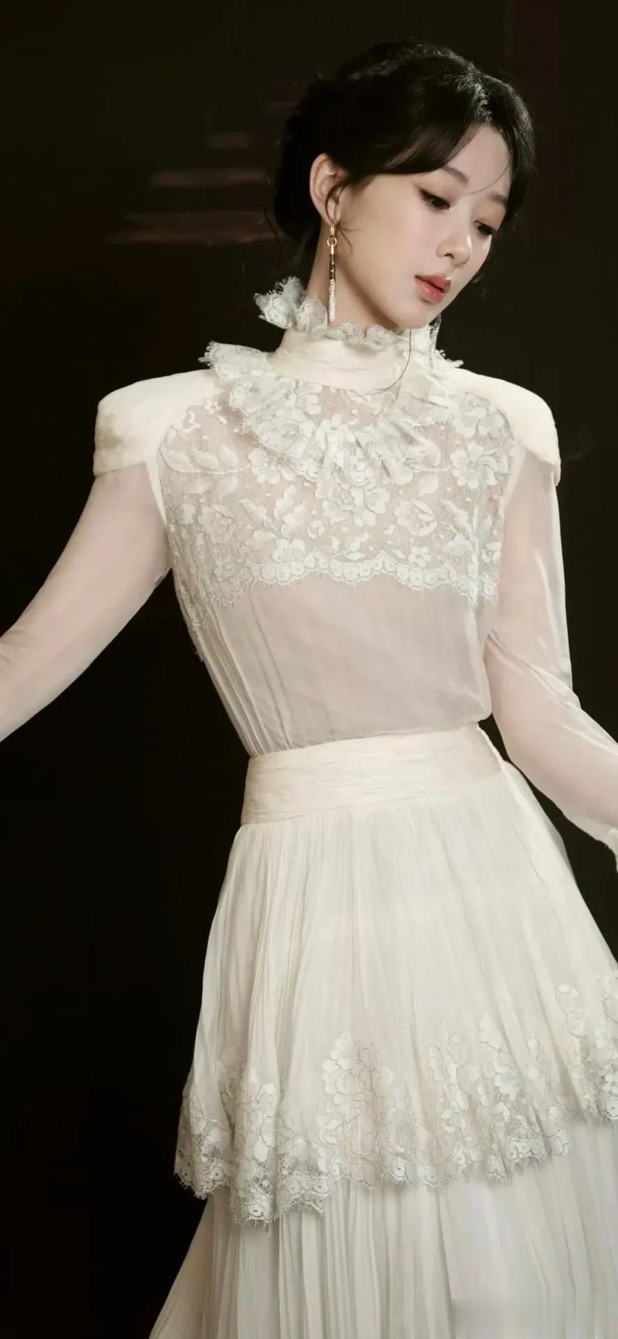 明星高清写真鉴赏｜杨紫，童星已变成心动女孩