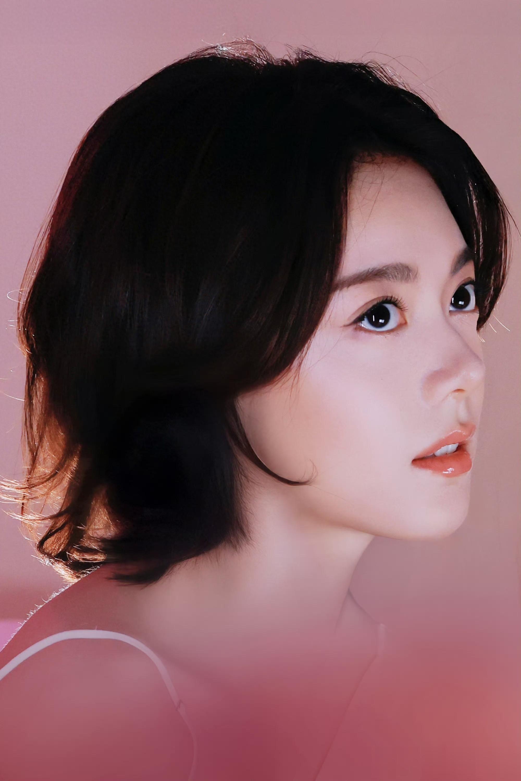 女星赵今麦靓丽风采，充满青春活力气息！