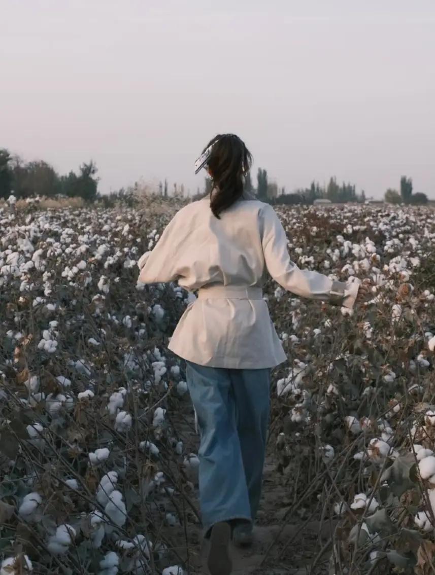 冯琳穿搭时尚美丽，颜值在线，真美！