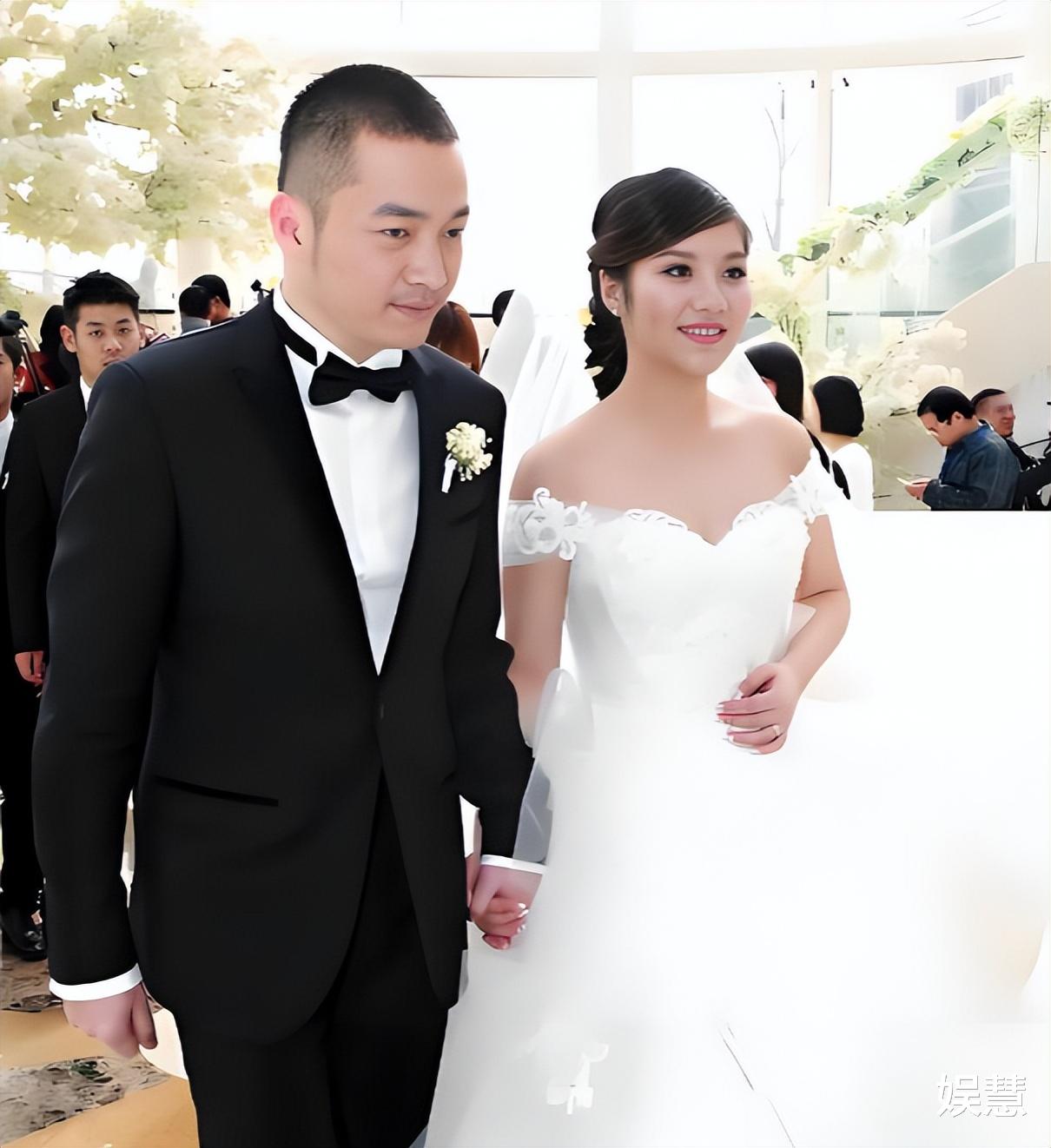 再次反转！喻恩泰被曝出轨美女律师，挽手同回酒店画面被曝光