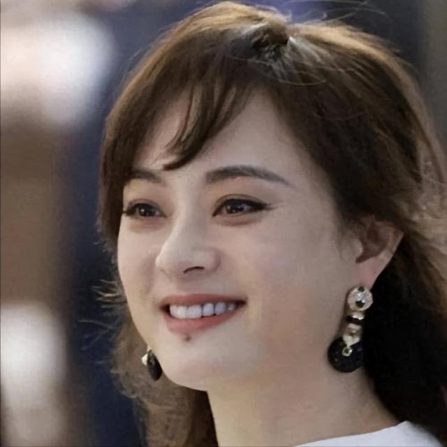 “移民风波”发酵4天后，孙俪终于更新动态，郭德纲的评价真没错