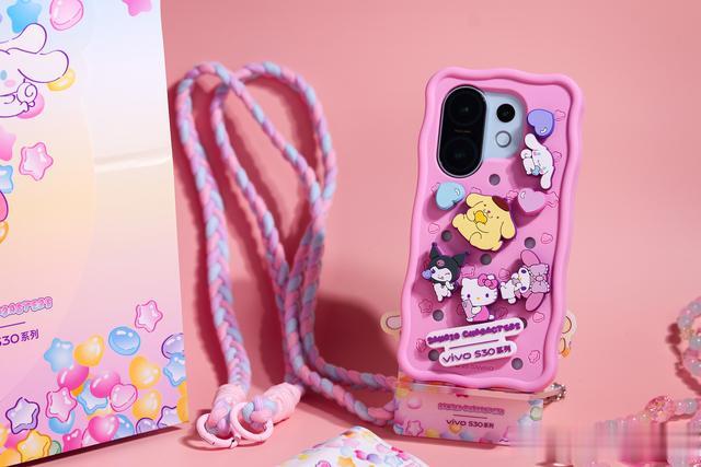 可爱出击,萌化你的心 vivo S30系列三丽鸥家族礼盒图赏