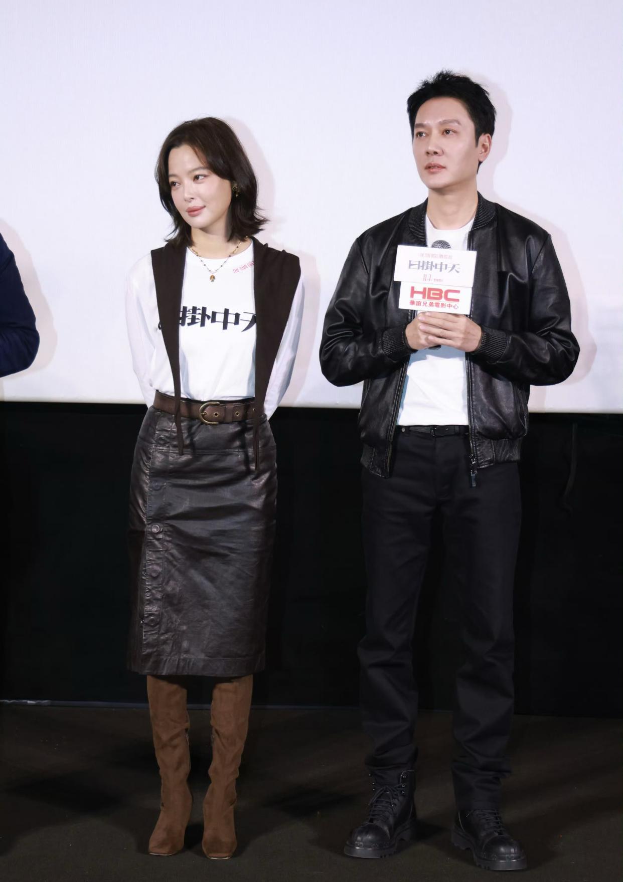 47岁冯绍峰颜值回春，近状曝光状态超好，自称是威尼斯影后辛芷蕾的朋友