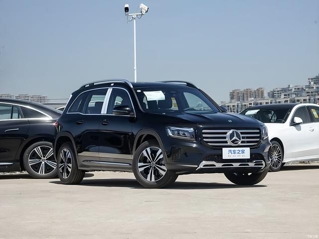 奔驰GLB惊艳亮相,全新外观设计,内饰更豪华搭载2.0T发动机+四驱