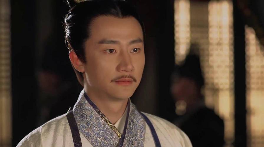 分手13年，40岁黄轩高调官宣喜讯，早已成为李倩高攀不起的存在