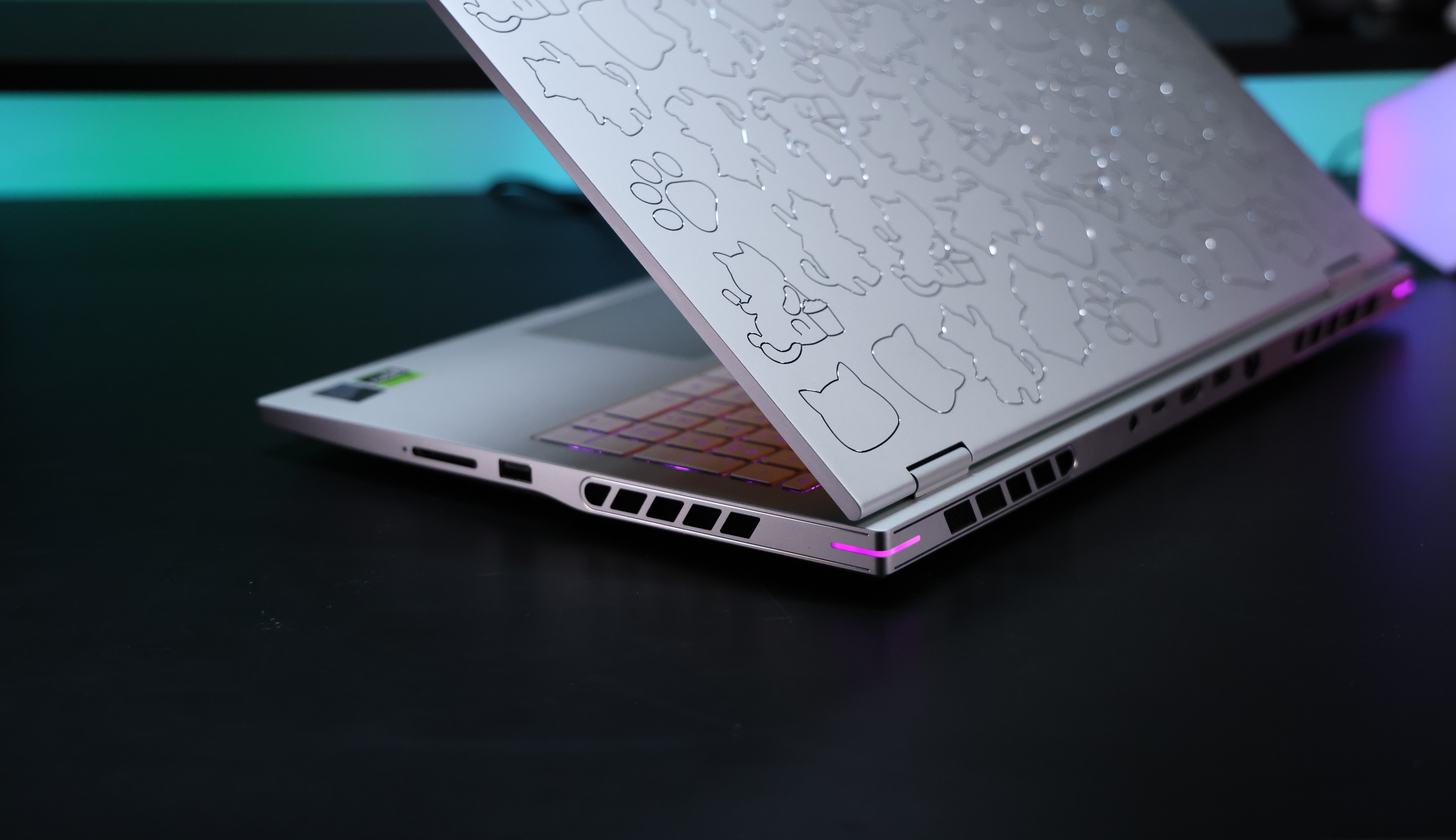 这个Ultra很彻底,七彩虹MEOW R16 Ultra体验评测