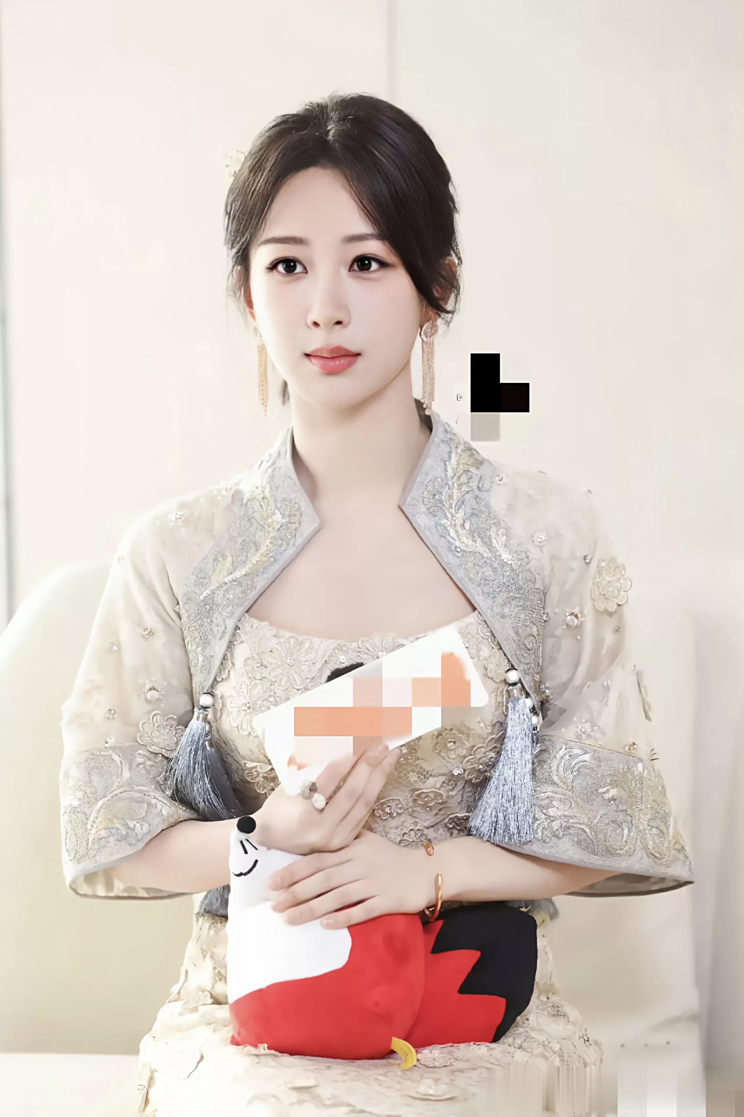 杨紫真的已经瘦到天赋上限了，现在真的好瘦，减到这程度真的牛了