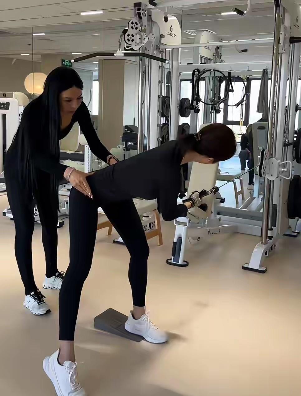 李纯被马頔喂成“幸福肥”,健身还债抖到站不稳,还拉老公下水