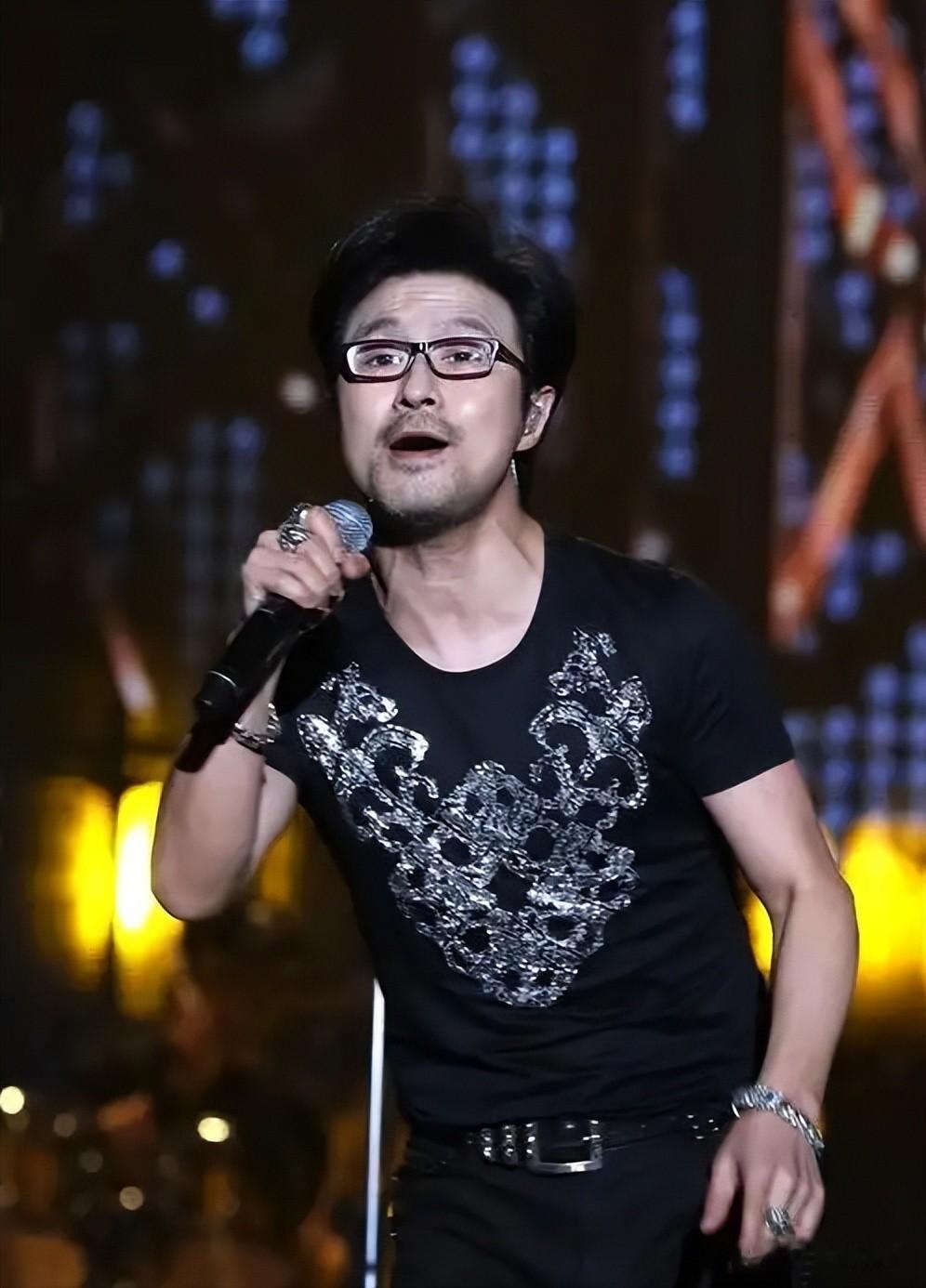 记吃不记打？继汪峰哈尔滨演唱会后，迎来天津站，网友坐不住了