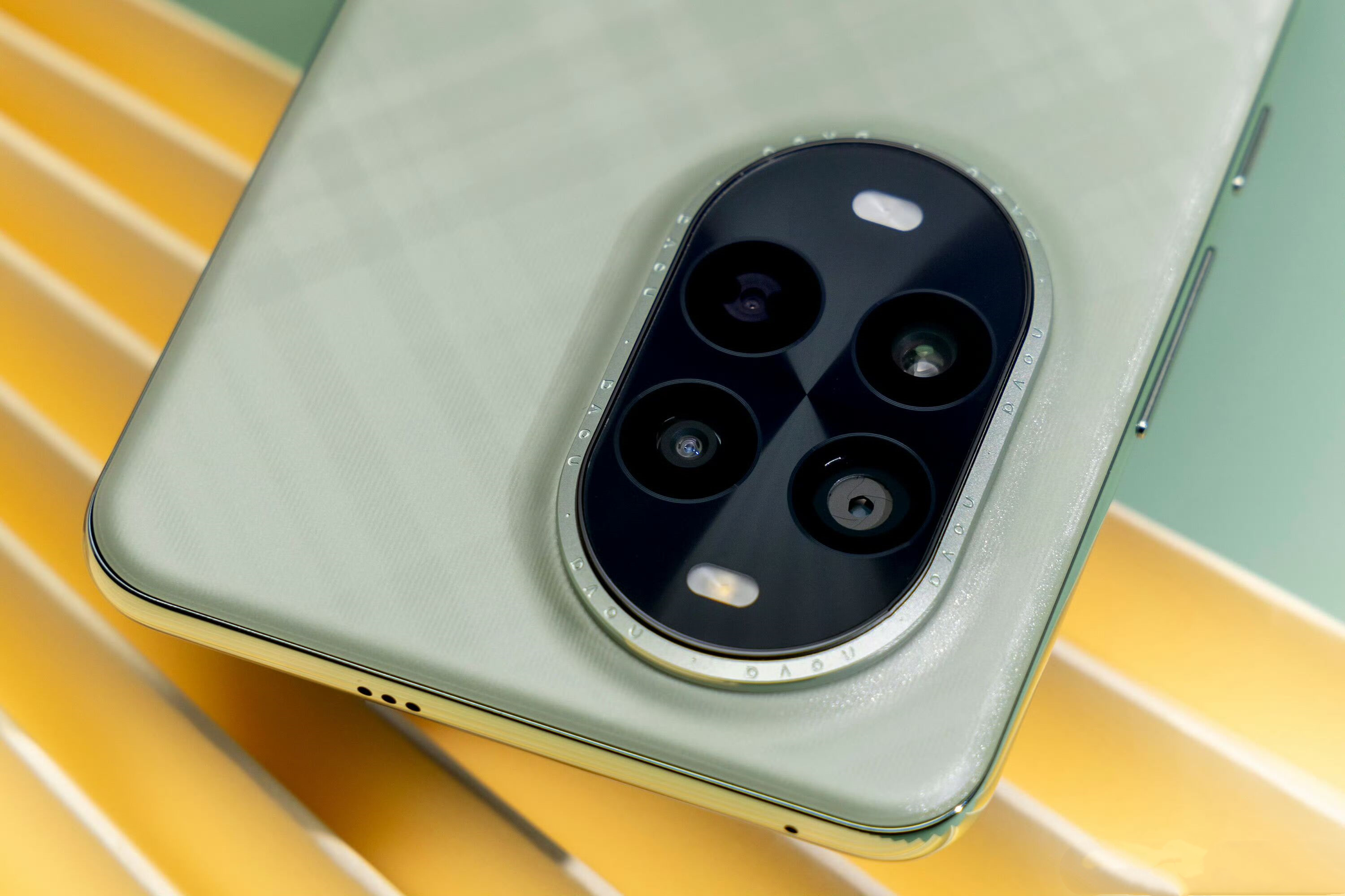 可“閉眼入”的華為手機！鴻蒙OS+RYYB主攝，512GB跌至3049元