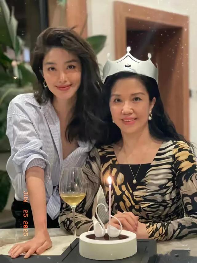 刘亦菲母亲:惊艳时光的绝代佳人,成就天仙的幕后传奇