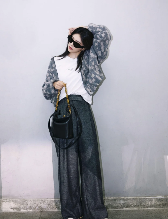 面相大变的倪妮，土出圈的唐嫣，米兰时装周，明星审美差距出来了