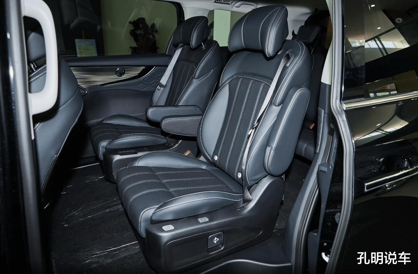 压到20万内，星海V9越享系列上市，200公里续航大尺寸插混MPV