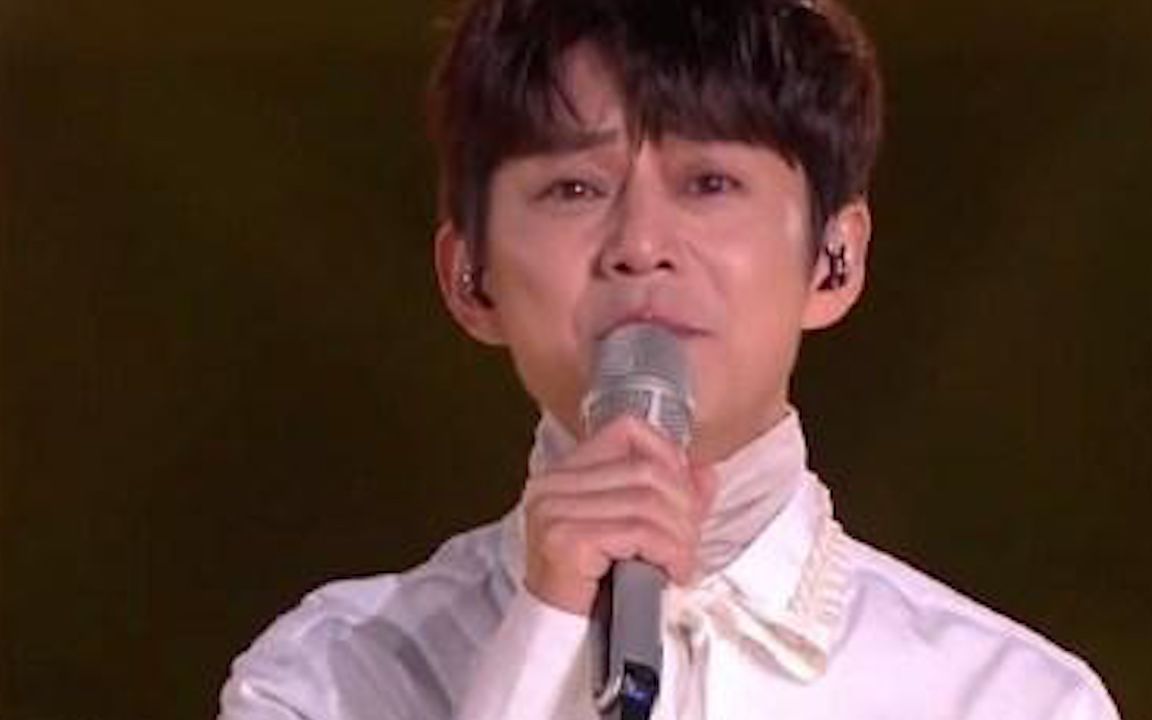 离春节不到俩月，尼格买提90秒获奖感言先火了，难怪主持11届春晚