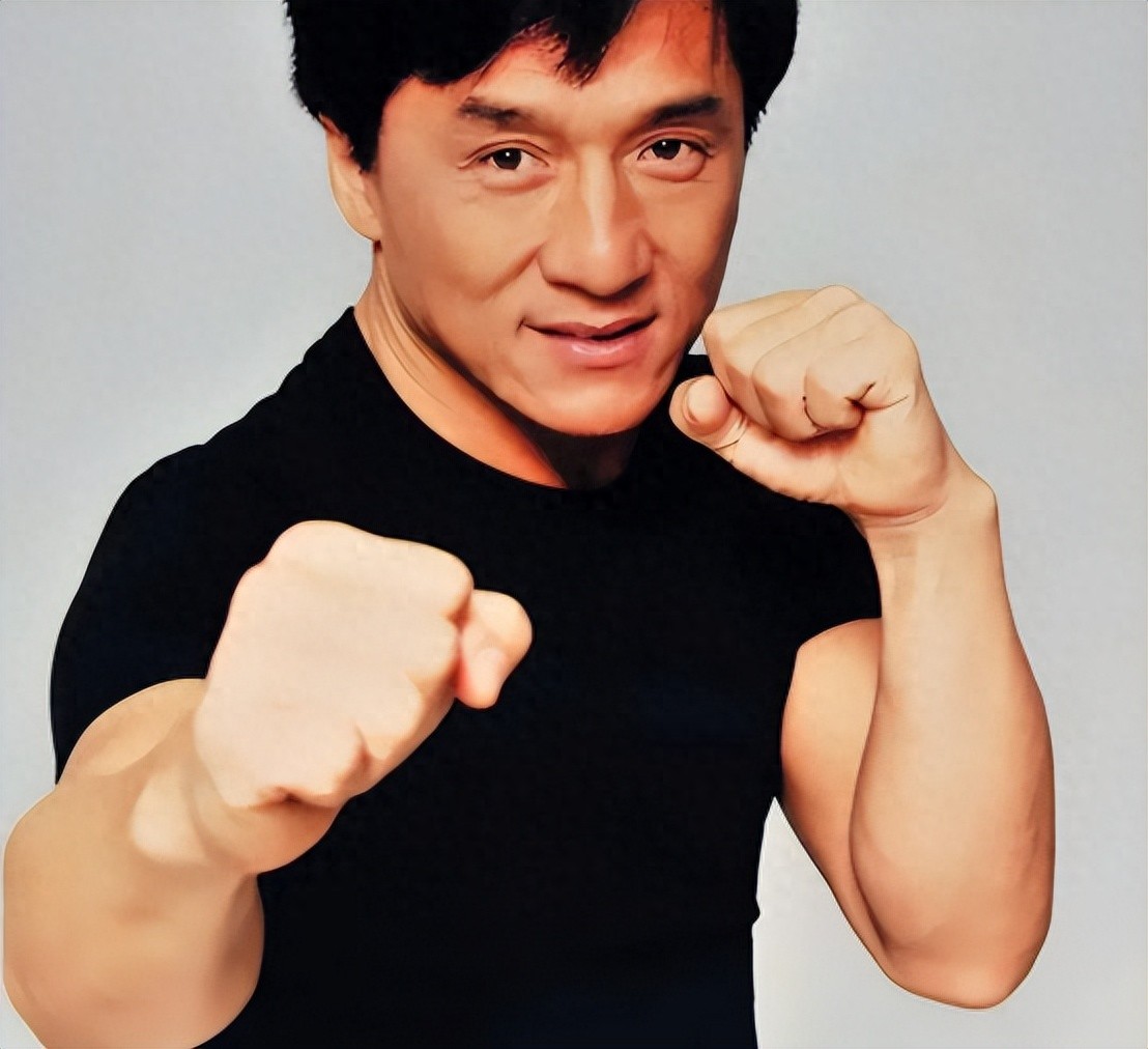 成龙名声不保？兄弟反目成仇，公开嘲讽李小龙，自认功夫比对方难