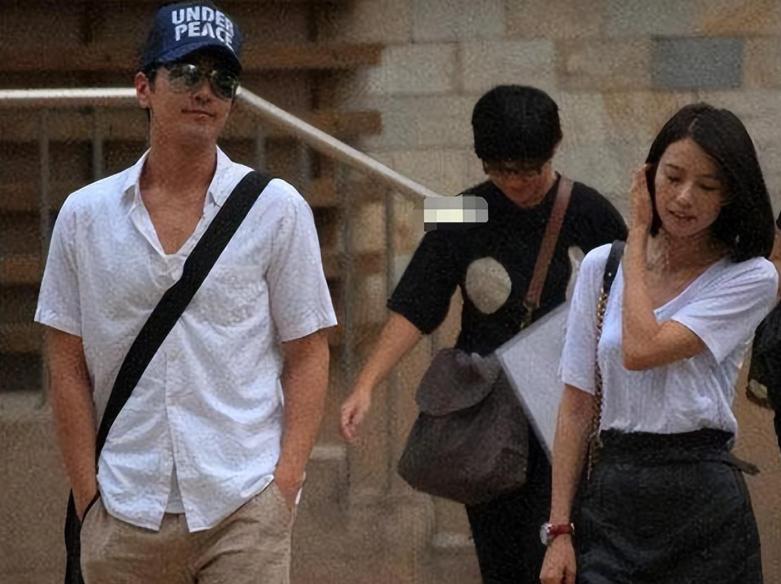 被分手后一言不发,却在14年后活成了娱乐圈最体面的“前男友”