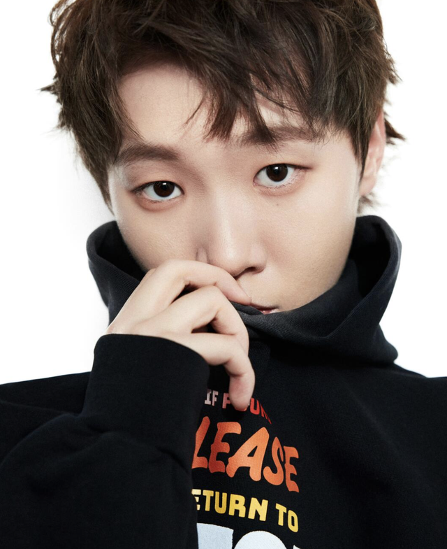 王曼昱到底算不算美女？看她和张小斐站在一起，结果一目了然！