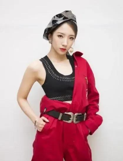 美图欣赏:孟美岐