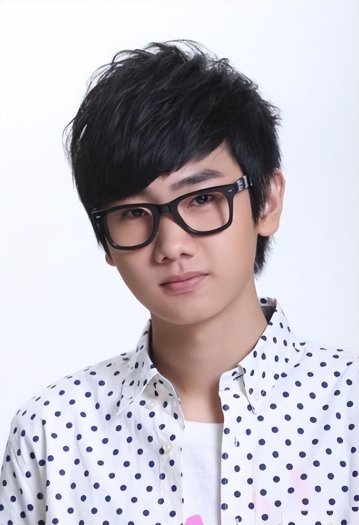 8天会3女风波才一年,汪苏泷被曝已生娃,他早在4年前就表过态