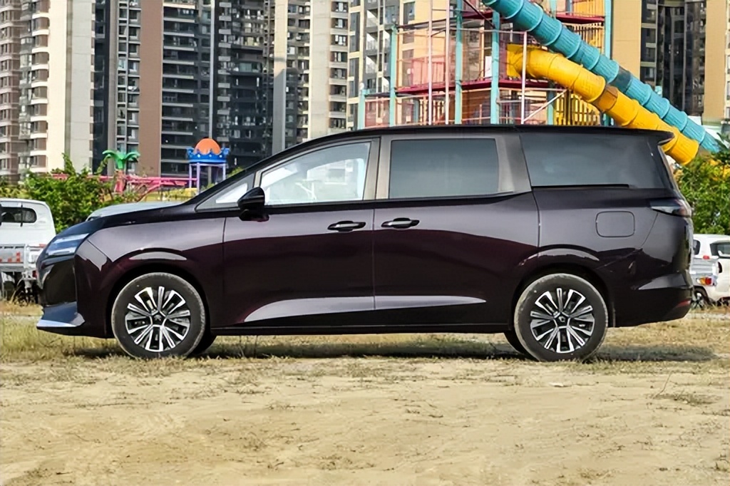 真7座布局、多种动力可选,10万级家用MPV开始“内卷升级”