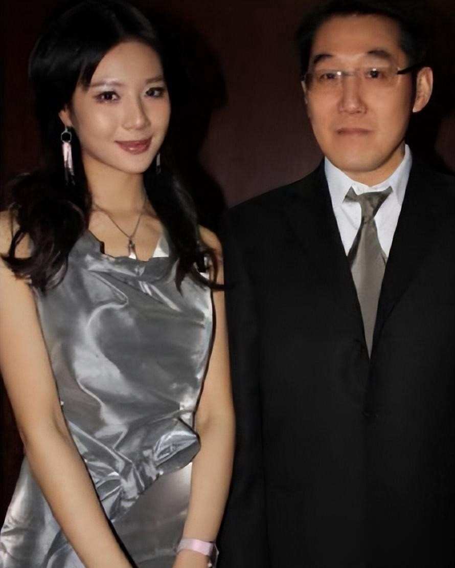 李幼斌“女儿”嫁豪门,坐月子遭家暴27岁离世,她的一生太可怜