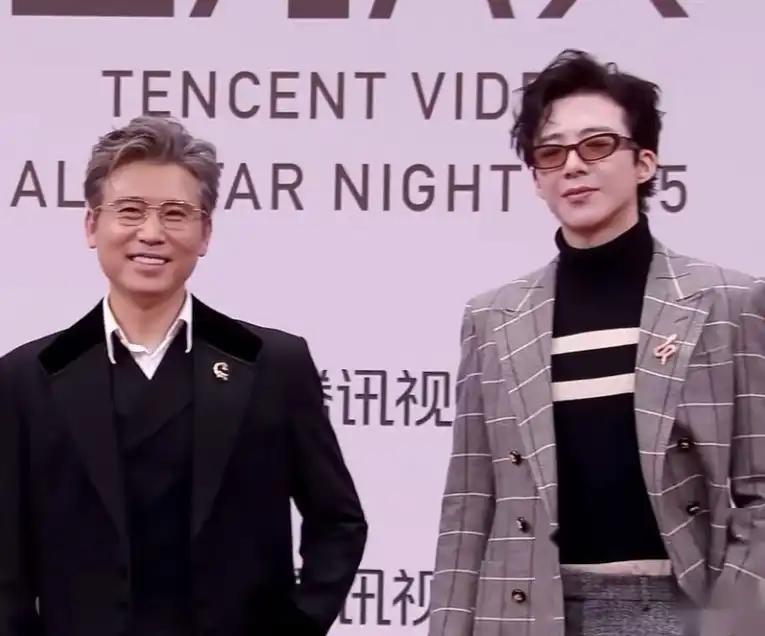 这一夜宋佳像猛虎下山！穿旗袍美到脚趾尖完全不顾倪妮赵露思死活