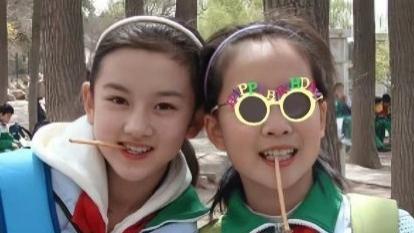 宋祖儿考古，美女没有尴尬期一直美得很稳定