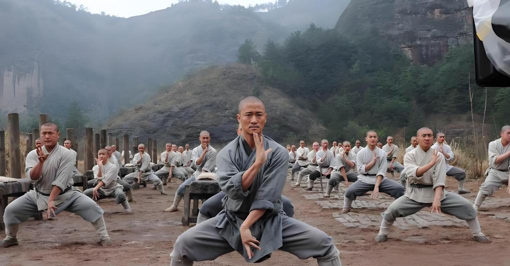 天道好轮回!人设崩塌、言论逆天,这场\爱国风波\的背后令人深思