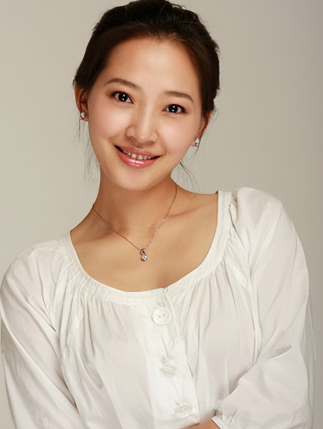 聂远夫妇为爱女庆生,天天颜值出众让人惊艳,才11岁已拍3部剧