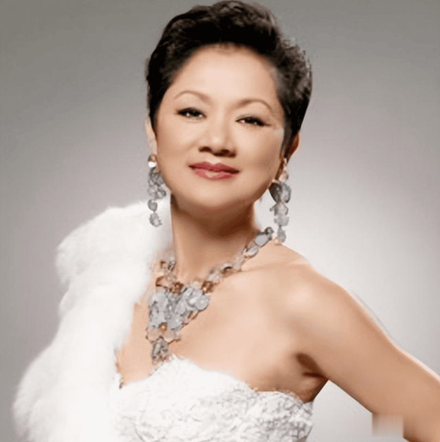 她靠《上海滩》赚了16套豪宅，全球旅游享受人生，如今成不老传奇