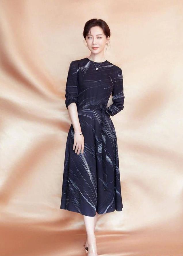 演员陈数,最美照片15张,你最喜欢哪张?