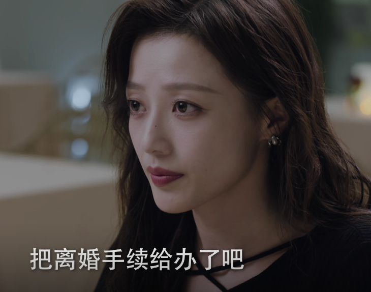 开播首日，收视破千万！观众拍手叫好：“第一集就让人欲罢不能”