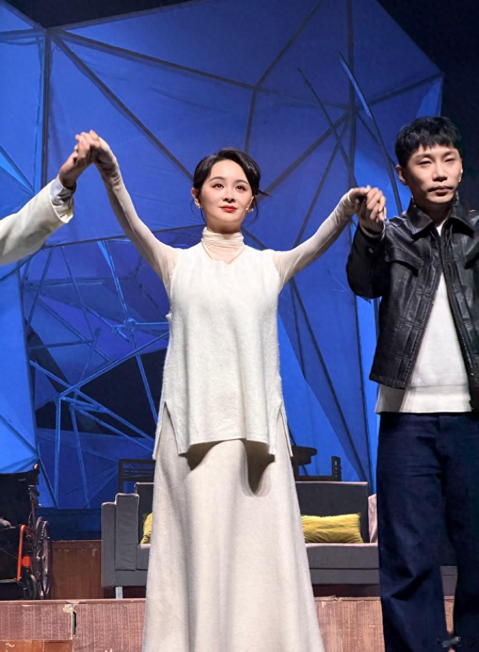 邓莎打算“孤独终老”！送13岁儿子英国留学被丢，不再婚却冻卵了