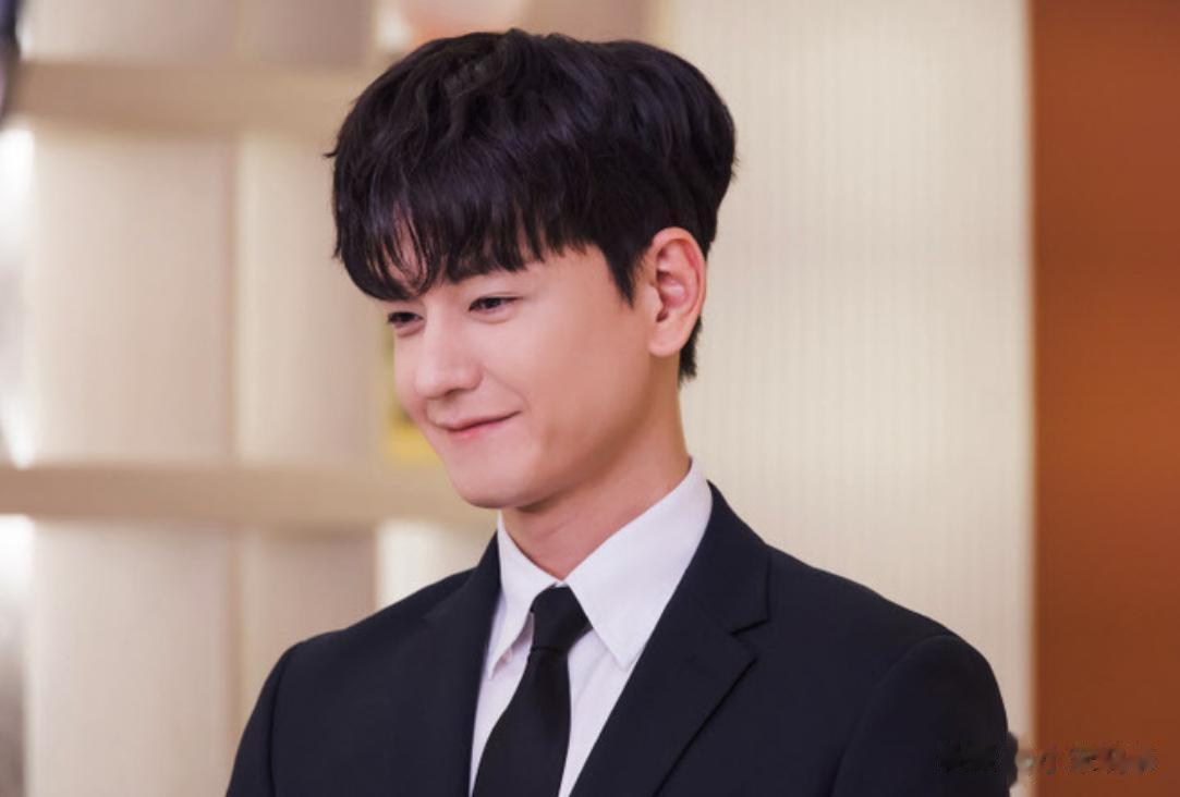 韩剧男神因为没戏拍，被迫去仓库搬货谋生！网友：这才是真男人