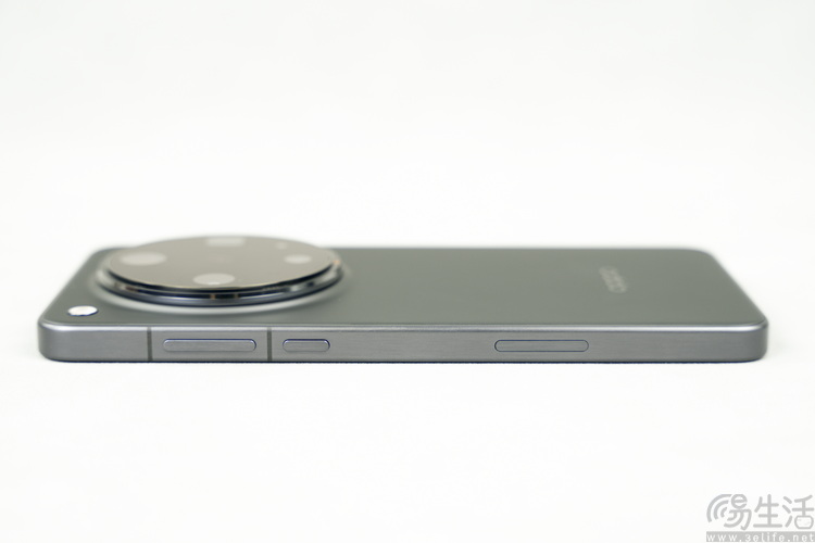 “次旗舰”SoC大幅进步背后，“老旗舰”下放就更难了