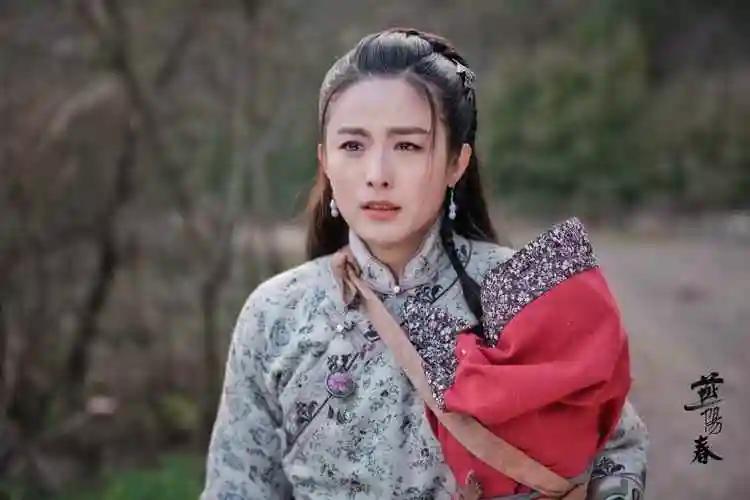 唐嫣大学室友兼伴娘!出道21年戏红人不红,42岁未婚引争议