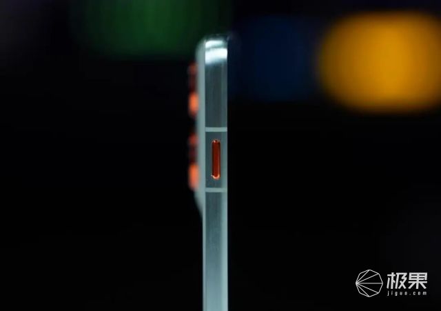 輕薄旗艦新標桿：聯想 moto X70 Air 測評