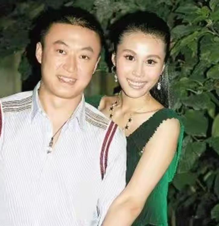 她和奥运冠军马琳离婚分走千万，再婚嫁给金融学霸，如今怎样了？
