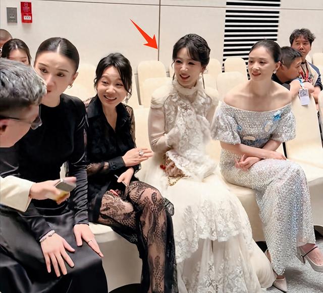 《亲爱的你》口碑出圈理由:张一山的演技,万茜的脸,李沁的衣品