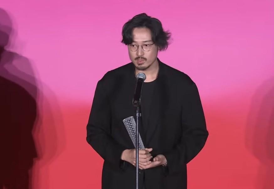 这居然是江疏影?高中老师的既视感成焦点,辨识度争议同步发酵