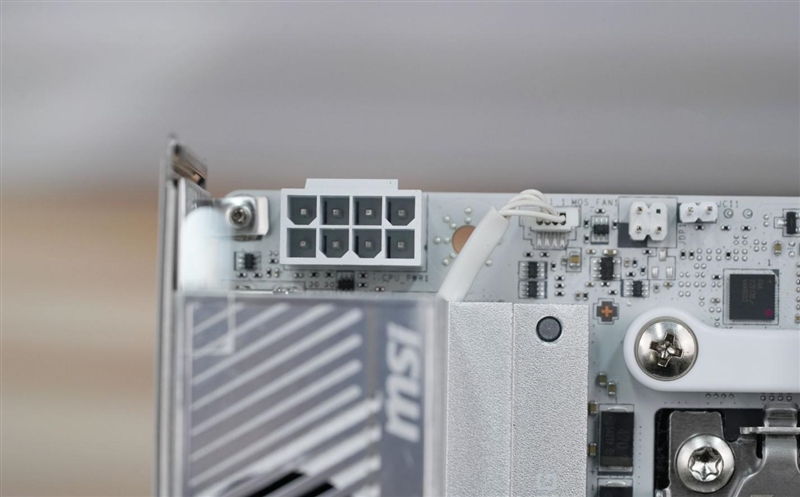 微星MPG X870I刀鋒 鈦主板評測：穩定釋放200W 內存性能可提升50%